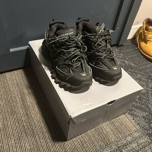 Balenciaga Black tracks